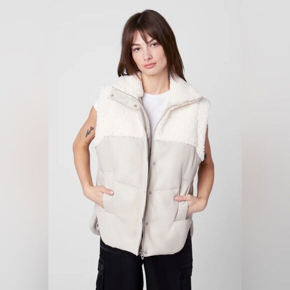 Womens Vest Sherpa Vegan Leather Size M NWT Blank NYC 
Retail $128 REVOLVE - Picture 3 of 9